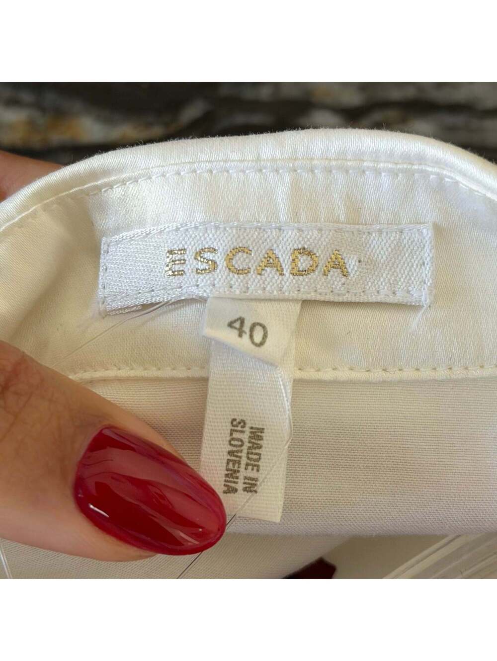 Escada - Picture 8 of 9